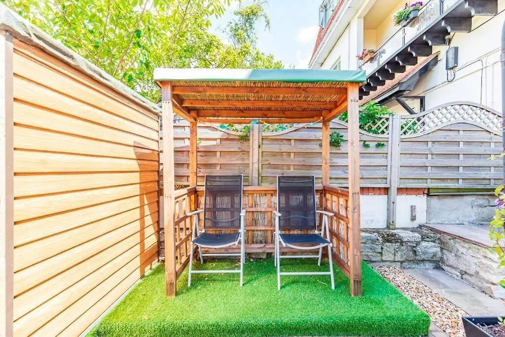 Princes Court By Bournecoast- Holiday Apartment With Patio Garden, Parking And Wifi - Fm8455-1